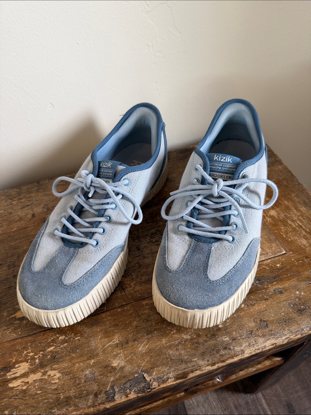 Kizik Brooklyn Light Blue Casual Lace-Up Sneakers Size 8 Women’s